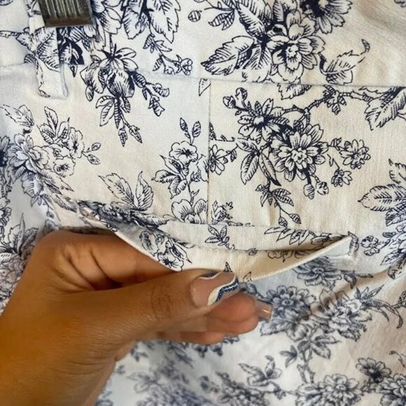 MARIO SERRANI Italy Stretch Pretty Light Blue Floral Ankle Crop Pants Size 14 - Picture 6 of 10